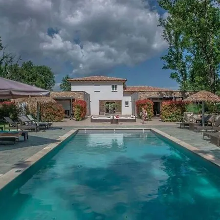 Magnificent In With Swimming Pool *